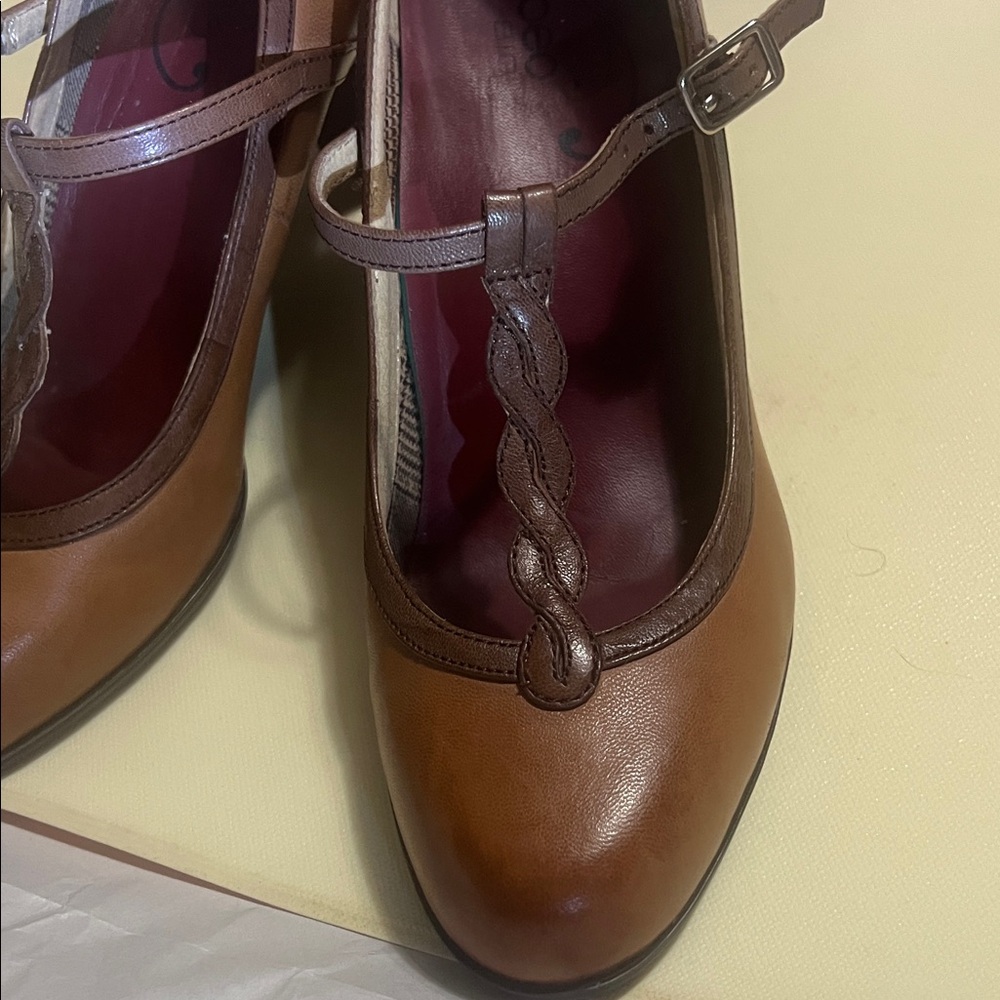 Abel Vella Braided T-Strap Block Heels Like New Condition size 7M - Picture 10 of 11